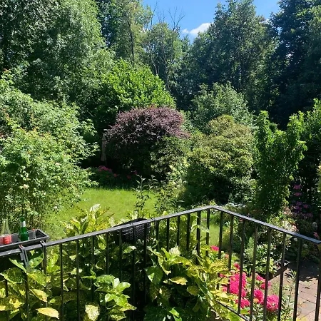 Ruhige, Warme Am Schlosspark Borbeck Gute Anbindung Ins Zentrum Wlan Parkplatz Apartment