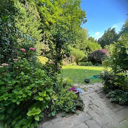 Ferienwohnung & Aparts Am Schloss Park Apartman Essen