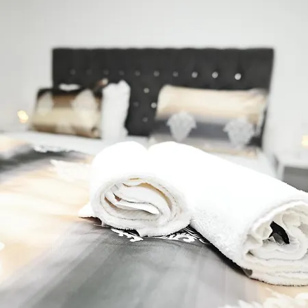 Ruhige, Warme Am Schlosspark Borbeck Gute Anbindung Ins Zentrum Wlan Parkplatz *