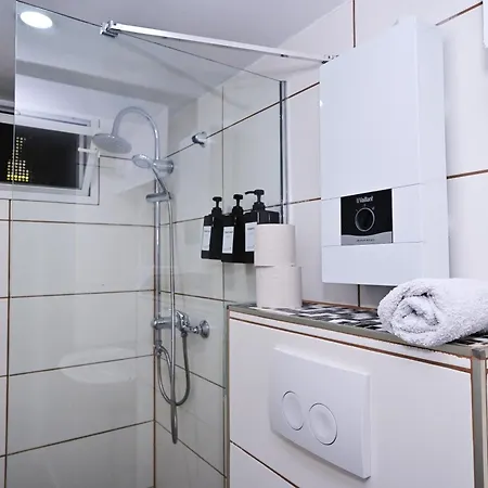 Apartment Ruhige, Warme Am Schlosspark Borbeck Gute Anbindung Ins Zentrum Wlan Parkplatz Essen