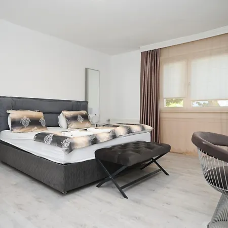 & Aparts Am Schloss Park Apartment *