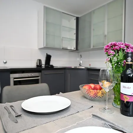 & Aparts Am Schloss Park Apartment