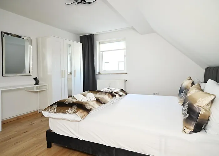 & Aparts Am Schloss Park Appartamento Essen